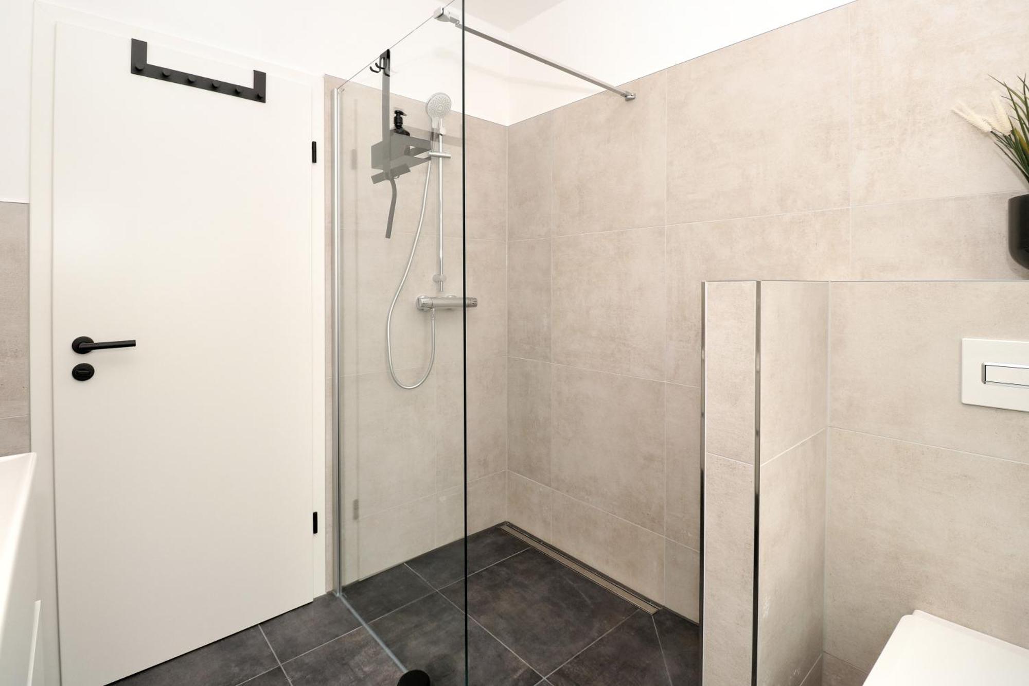 Lightplace - Moderne In - Balkon - Netflix - Am Kanal Apartment *