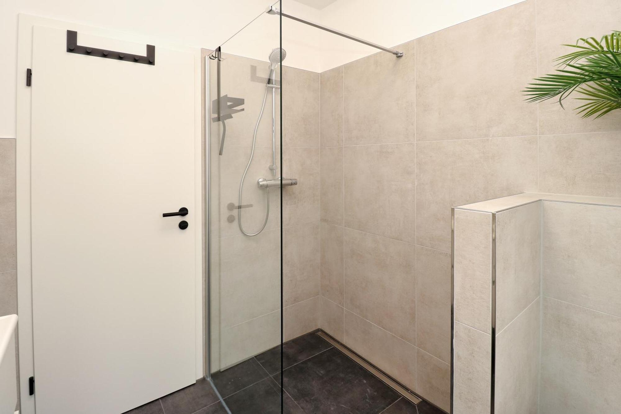 Lightplace - Moderne In - Balkon - Netflix - Am Kanal *